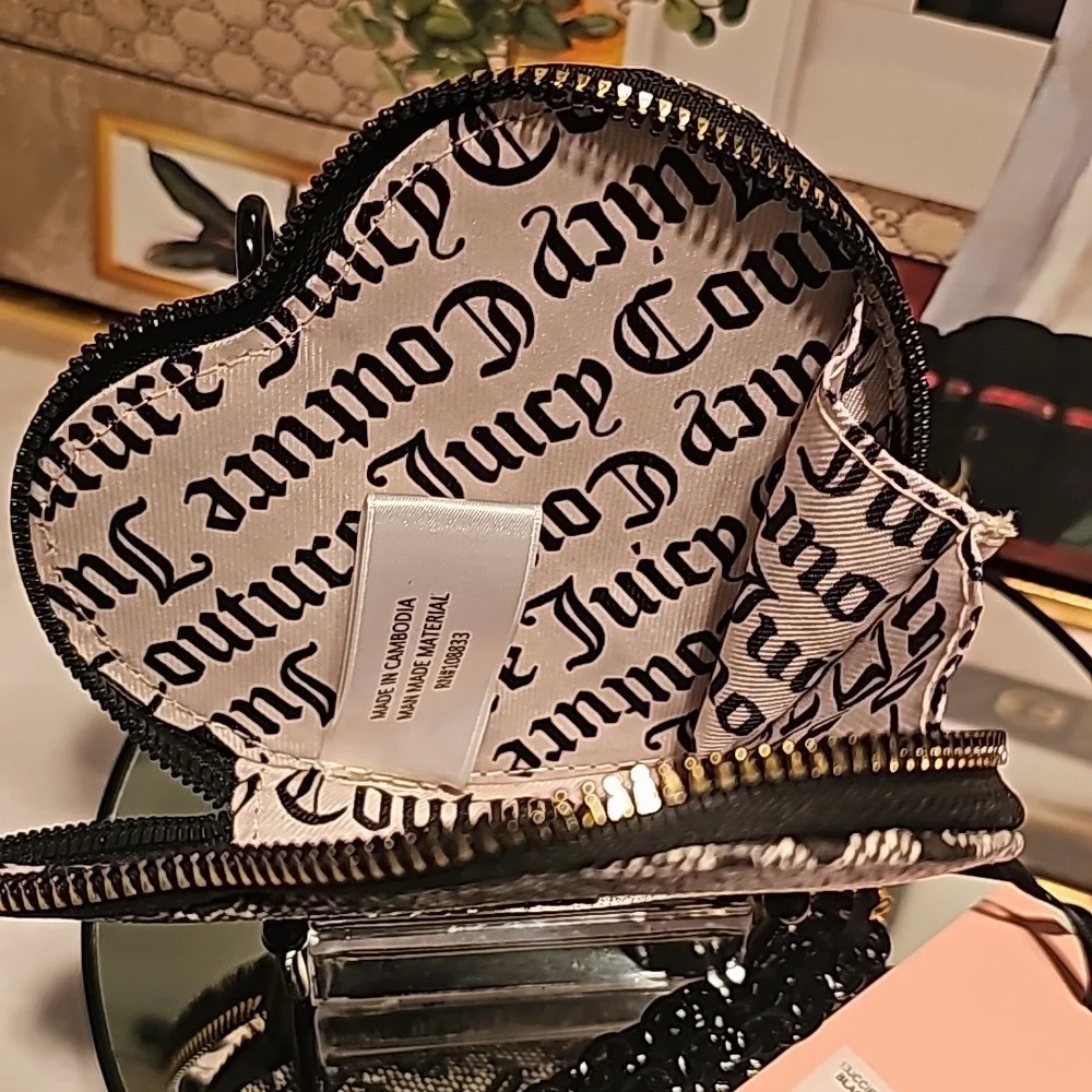 JUICY COUTURE Black Beige  Tame Her Heart Zip Around Wallet/Wristlet - Picture 8 of 10